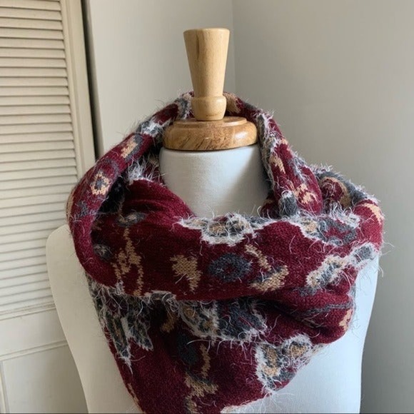 Collection Eighteen Infinity Granny core/Cottage core Scarf - Picture 2 of 9